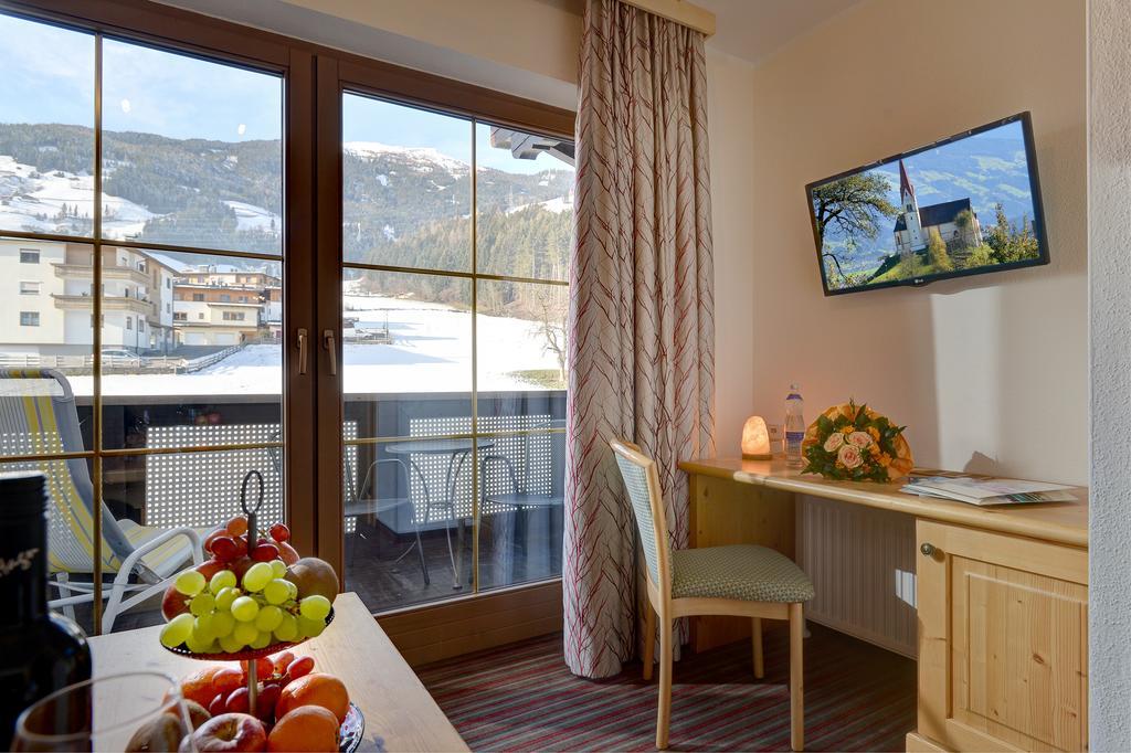 Wohlfuehlhotel Schiestl Fugen Bagian luar foto